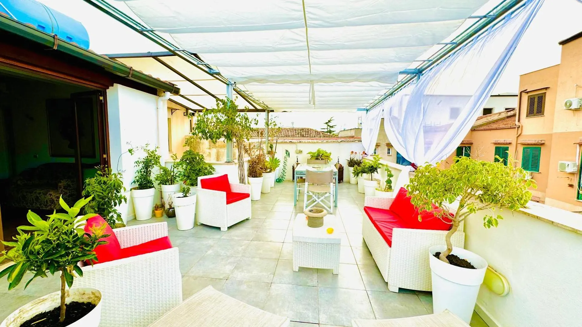 Meetup On The Terrace View With Private Parking contacts
